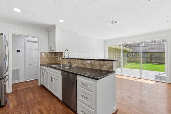 Building Photo - 2019 Brimberry St