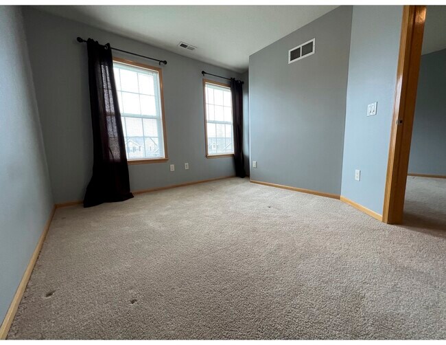 Building Photo - 4536 NE McDougal Ln