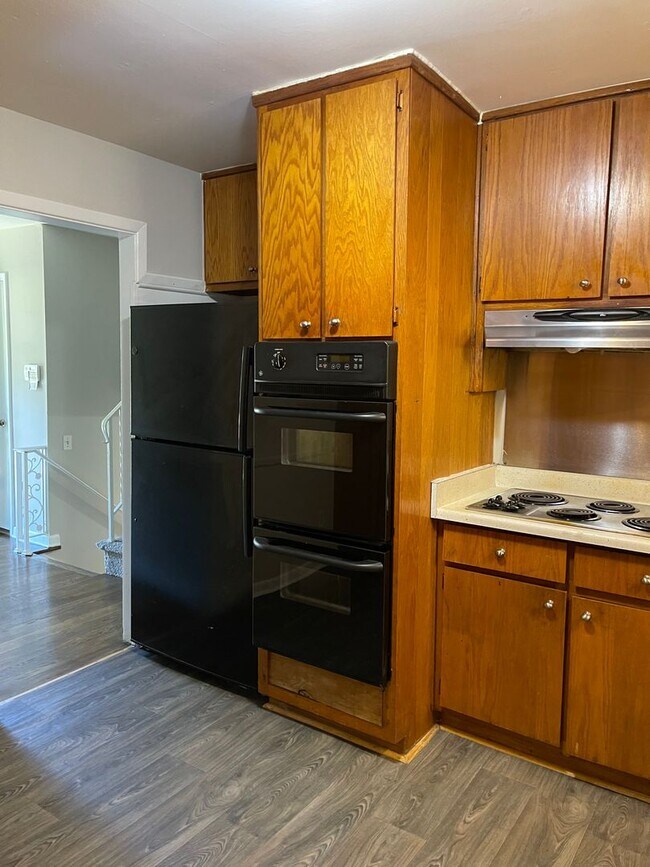 Building Photo - Coming Soon! 5 Bedroom + 3 Bath w/a large front and back yard!