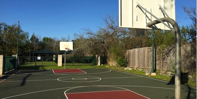 Building Photo - 3210 Festus Dr