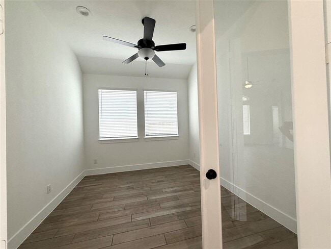 Building Photo - 30421 Zoysia Pt Ln