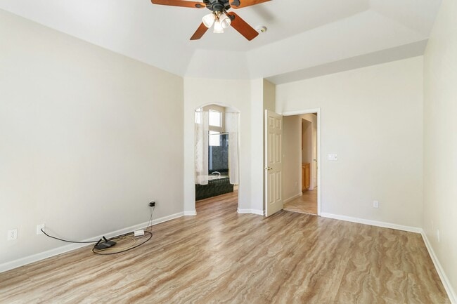 Building Photo - 2932 Prado Ln