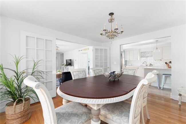 Building Photo - 73 Merton Rd