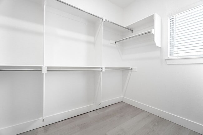 Building Photo - Welcome to the modern Townhomes in Bentonville