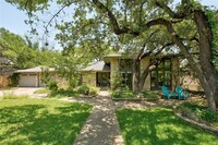 Building Photo - 2303 Doral Dr