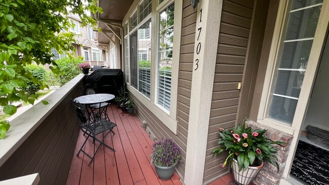 Building Photo - 5555 E Briarwood Ave