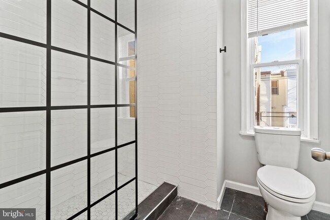 Building Photo - 435 N 42nd St