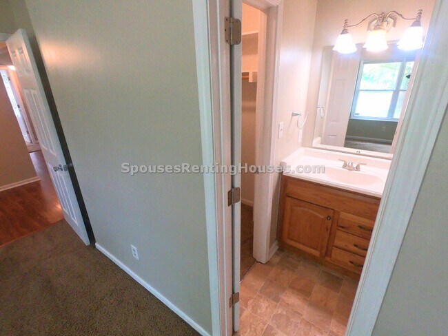 Building Photo - 7648 Camberwood Dr