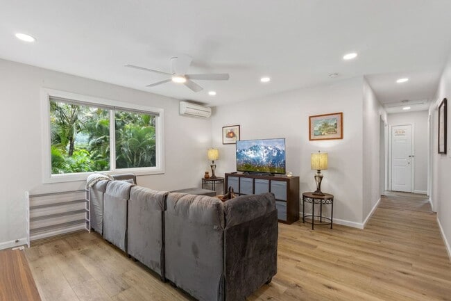 Building Photo - Heart of Ala Moana | W/D, AC, Free Parking