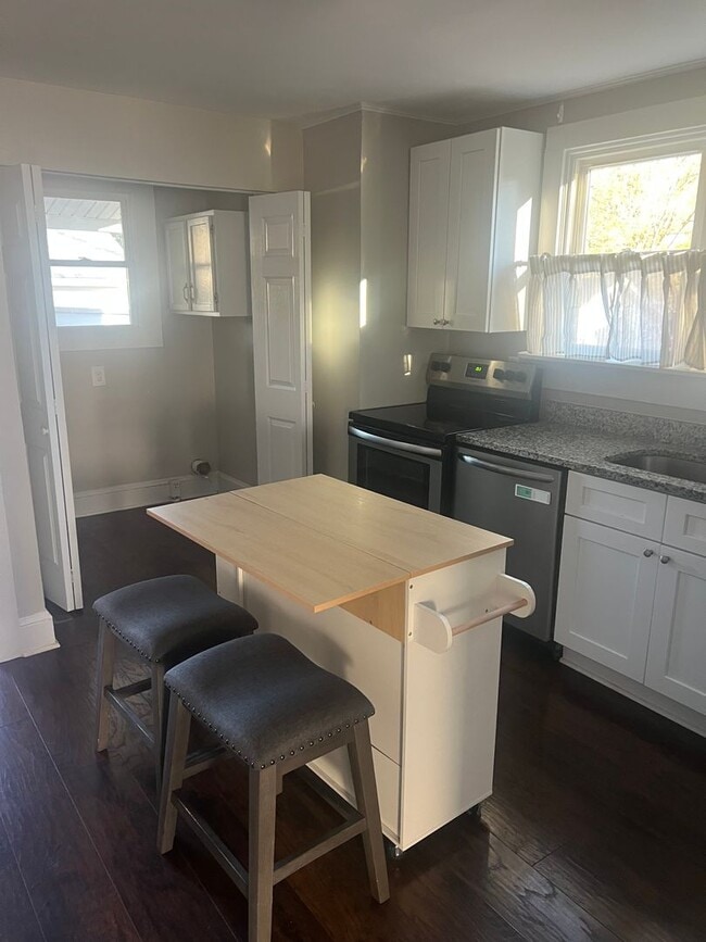 Building Photo - 2301 S Ridge Ave