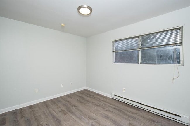 Building Photo - 69 Ives Ct