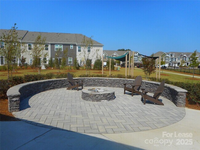 Building Photo - 5207 Maynard Hl Dr