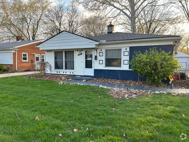 Building Photo - 28069 Brentwood St