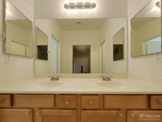 Building Photo - 23853 W Mesquite Drive Buckeye AZ