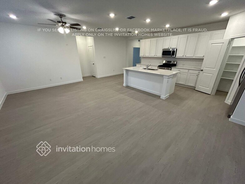 Building Photo - 331 Sedalia Trl
