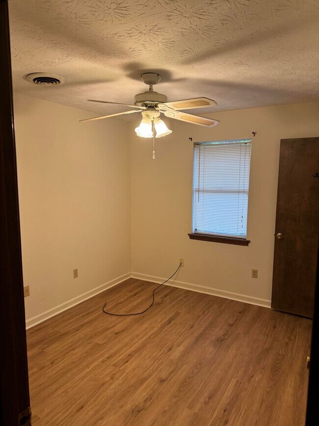 Building Photo - 117-117 Bayberry Ct