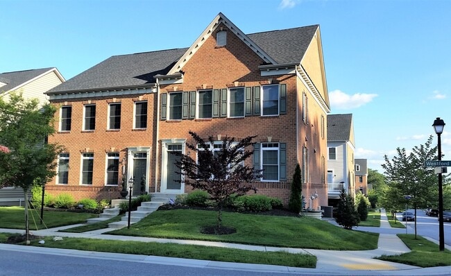 Building Photo - Luxury Living in Meadowvale – 4BR/3.5BA Du...