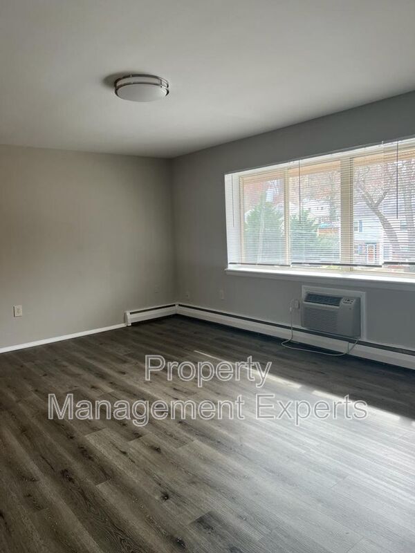 Building Photo - 2330 Glendale Terrace