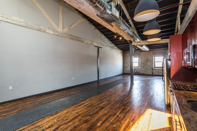 Building Photo - 1813 N Howard St