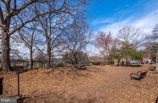 Building Photo - 955 26th St NW