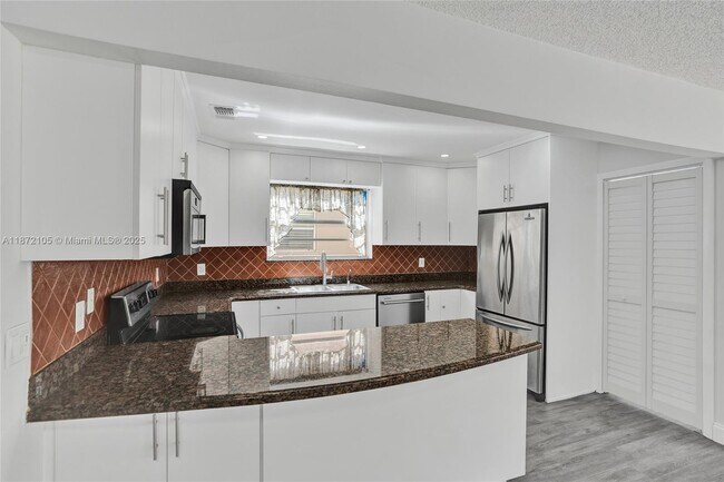 Building Photo - 3074 SW 17th St