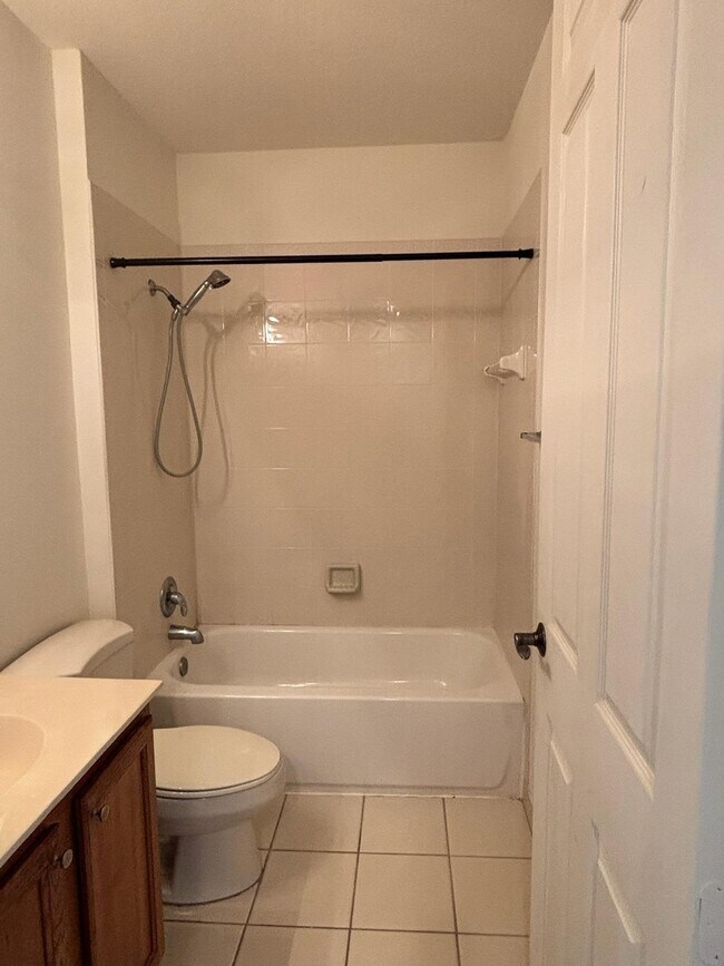 Building Photo - 767 Millbrae Ct