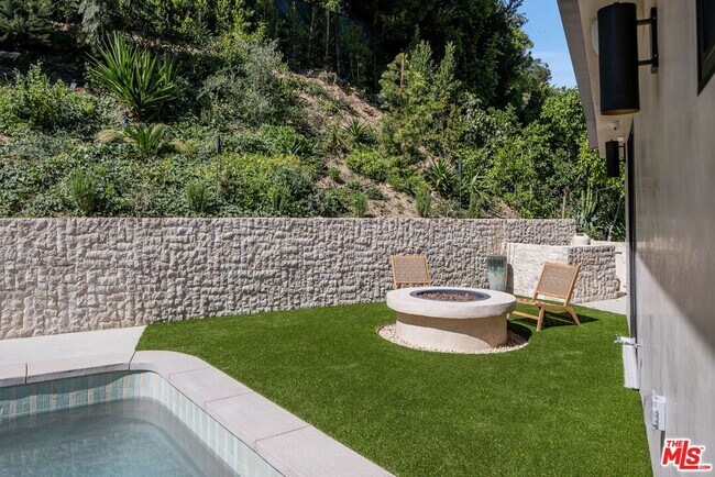 Building Photo - 3637 Loadstone Dr