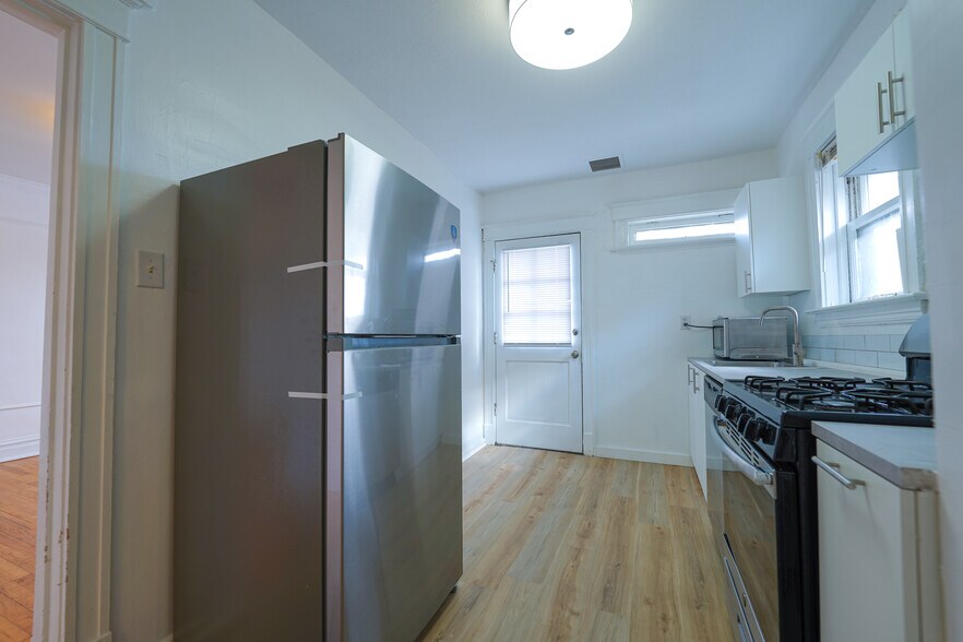 Building Photo - 724 Heman Ave