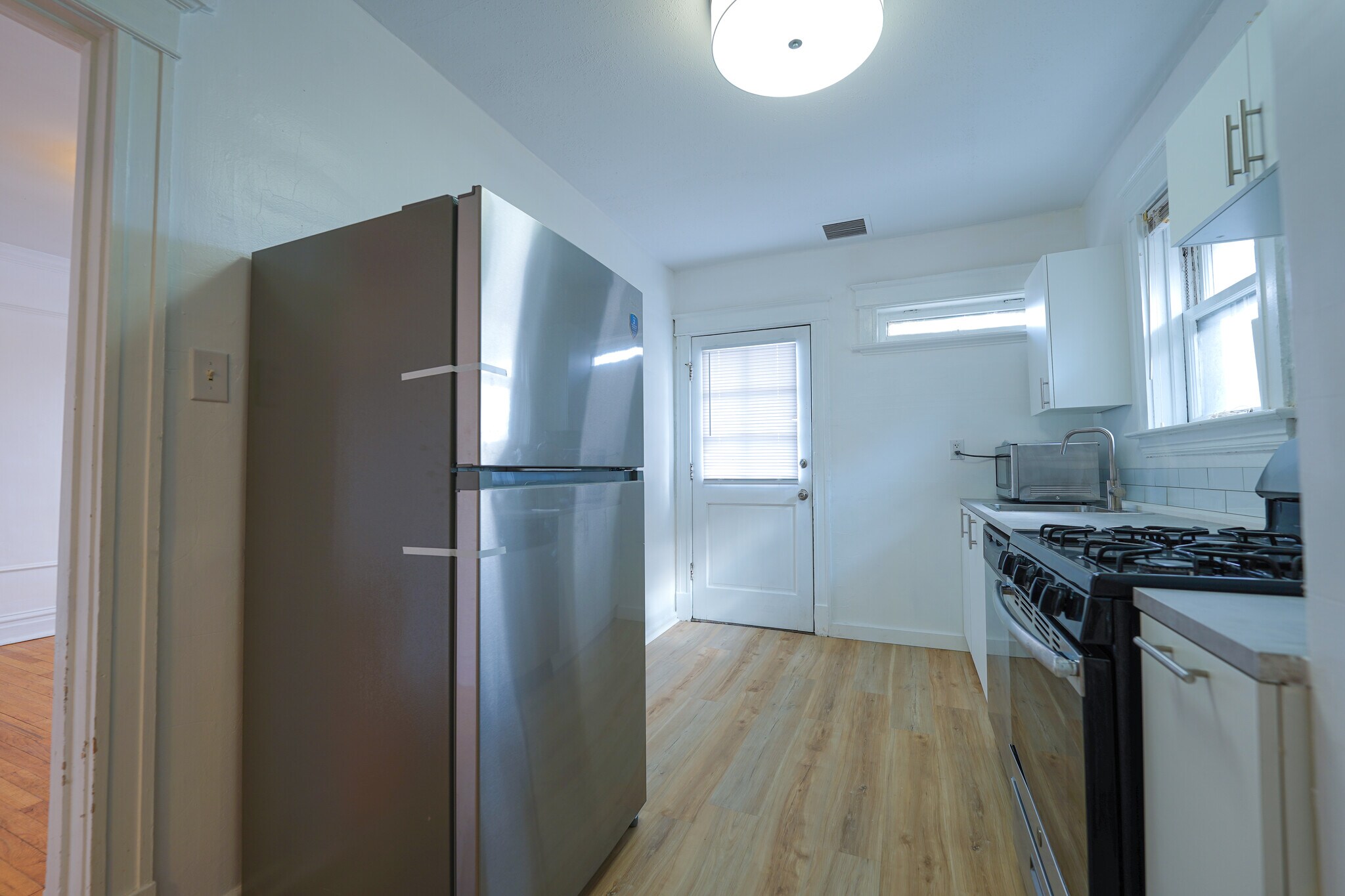 Building Photo - 724 Heman Ave