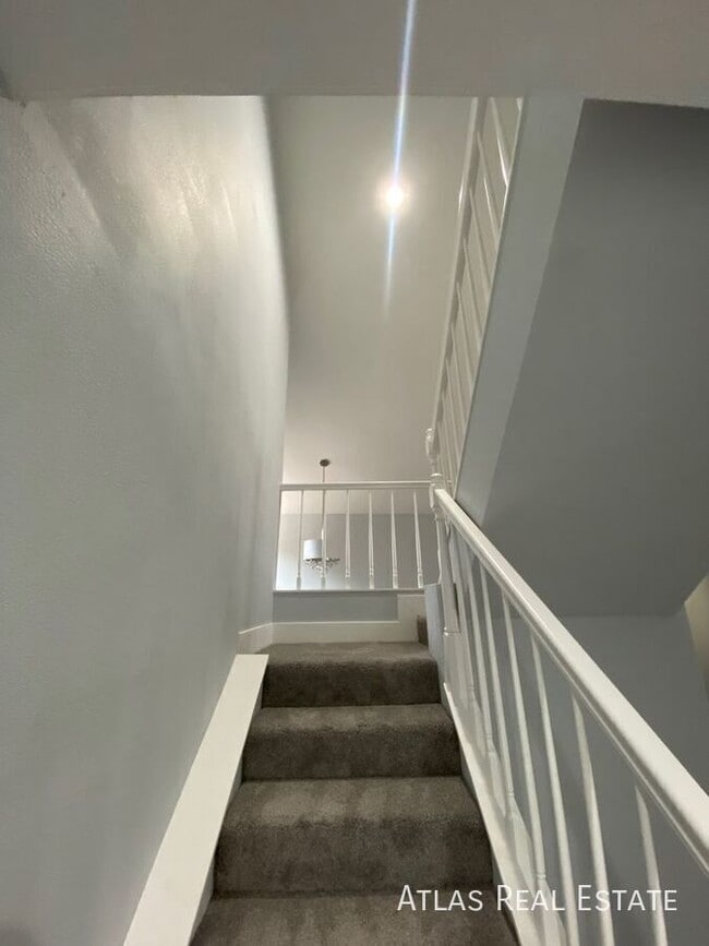 Building Photo - 1916 Old Mill Ln