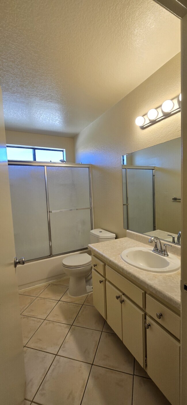 Building Photo - 1445 W 227th St