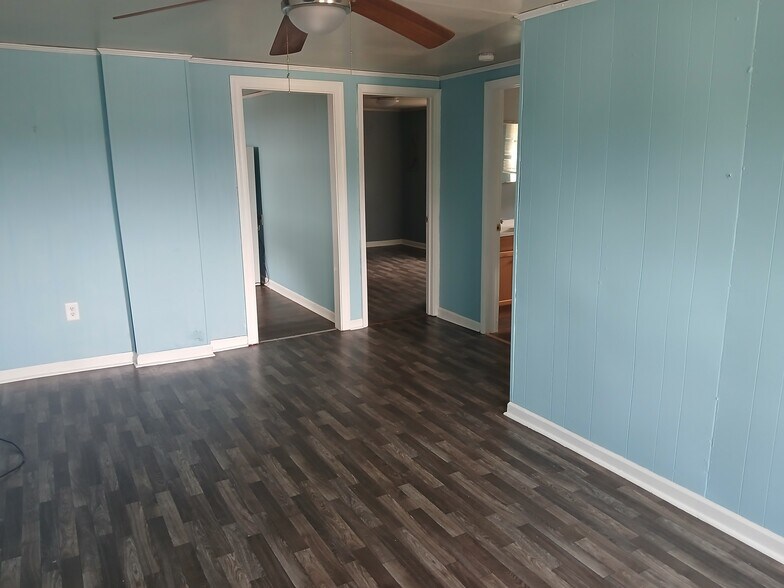 Building Photo - 1007 S McKay Ave