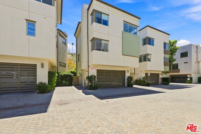 Building Photo - 12876 S Seaglass Cir