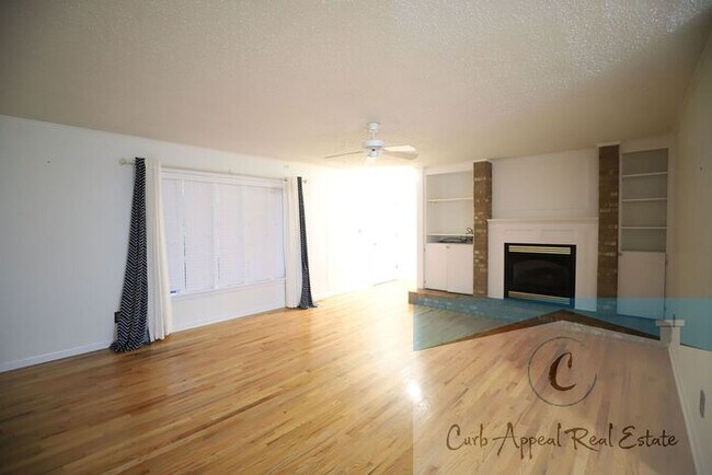 Building Photo - Westside Schools - 3 bed/ 2 bath 2,300 sq.ft.., den/family room, deck in the country on a paved r...