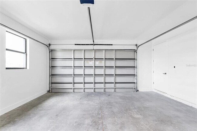 Building Photo - 1180 Vernon Ave