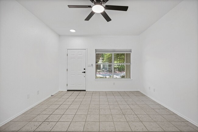 Building Photo - 4501 Whispering Valley Dr
