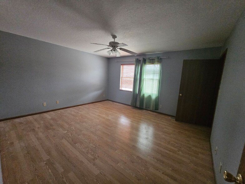 Building Photo - 6104 N Frostwood Pkwy