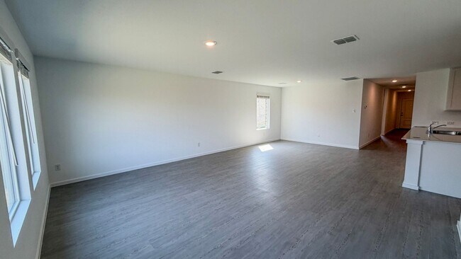 Building Photo - Modern Living | Spacious Layout | Private Backyard Retreat