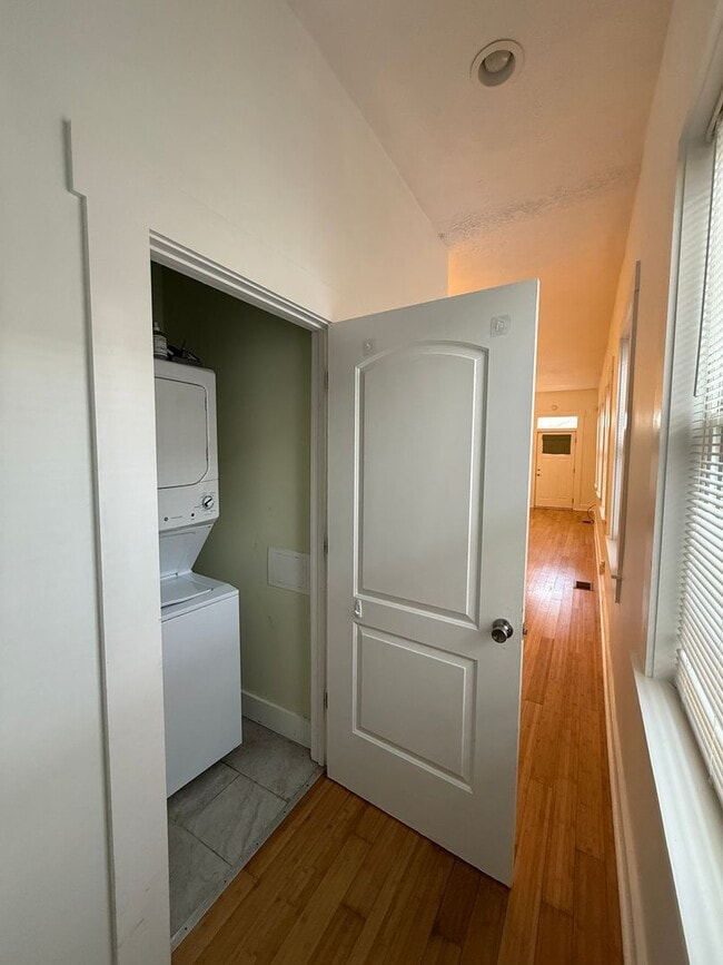 Building Photo - 3-BED 2-BATH IN SHELBY PARK W/ 3-CAR GARAGE
