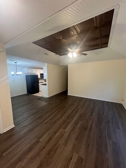 Building Photo - 1409 Westheimer Rd