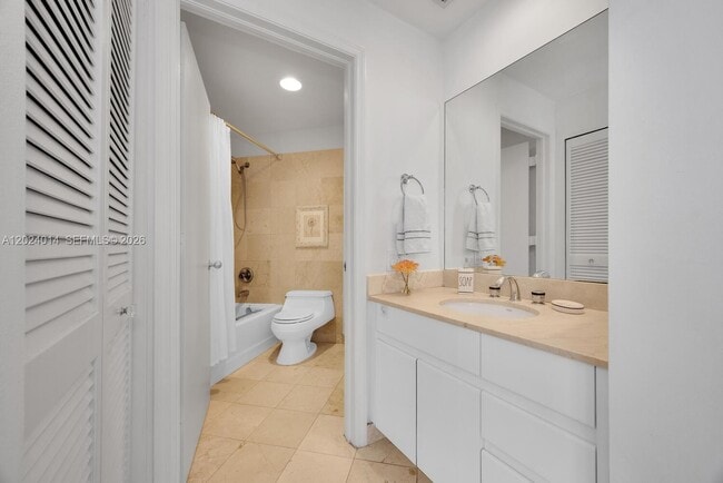 Building Photo - 888 Brickell Key Dr