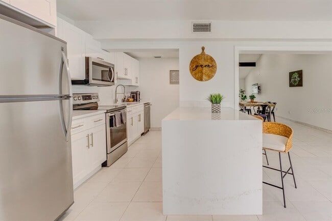 Building Photo - 8541 Briar Grove Cir