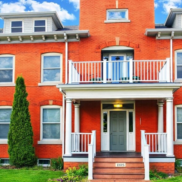 Front entry only 6 units - 1105 N Sherman St