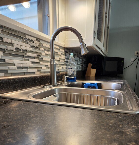 Building Photo - 2012 1st St