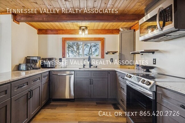 Building Photo - 2050 Chapel Rd