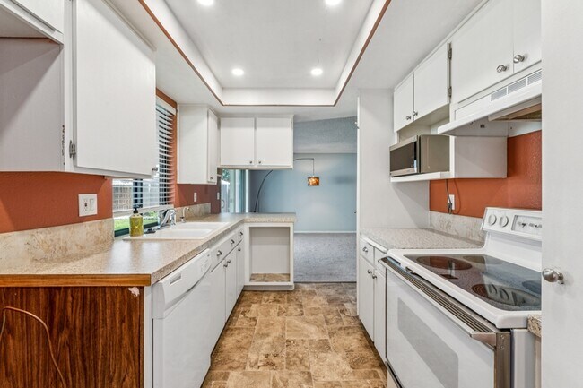 Building Photo - 1508 W Elm Pl