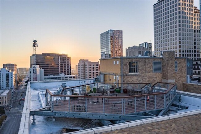 Building Photo - 710 Colorado St