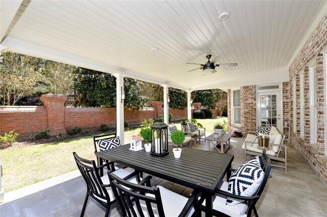 Building Photo - 310 Windsor Gate Cove NE