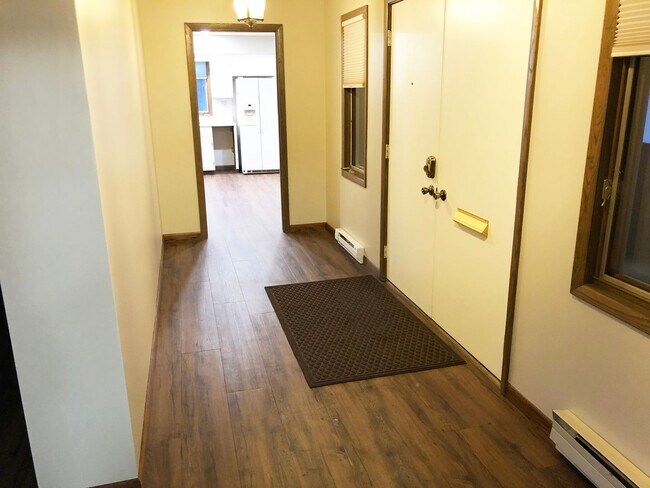 Building Photo - Recently Renovated 3-bedroom Home near Monk Botanical Gardens