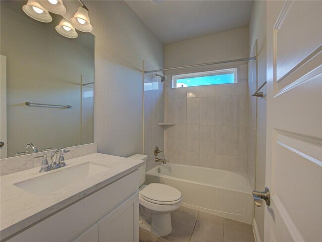 Building Photo - 425 Sitlington Ln